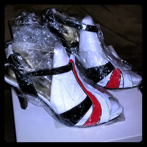 Beacon Reflections Blk/Red/White Pump - Picture 2 of 8